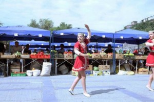 Agricultural Minister on Hand at Reopening of Yerevan Green Market