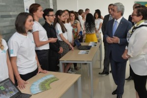 Նախագահը հանդիպել է «Լույս» հիմնադրամի ուսանողներին և շրջանավարտներին