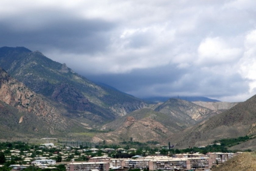 Քննությամբ պարզվել են Ագարակում հնչած կրակոցների մի շարք հանգամանքներ. երեք անձ ձերբակալվել է
