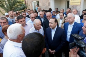 Վարչապետը մարզերում խորհրդակցություններ է անցկացնում խաղողի մթերման վերաբերյալ