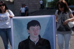 Судья не смог вести заседание по делу Айка Кюрегяна