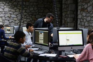 В степанакертском центре “Тумо” учатся более 700 подростков