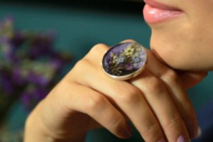 From Wild Flowers to Personal Adornments: The “Gisaneh” Success Story
