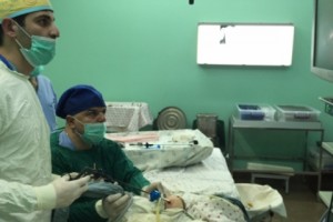 Հայաստանում առաջին անգամ նորածինը վիրահատվել է էնդոսկոպիկ եղանակով