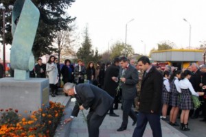 Ֆրանսիայի հետ համերաշխության լռության րոպե՝ Արցախում