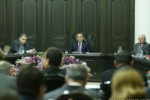 Հասարակությանը մնում է միայն քննադատել, իսկ պաշտոնյաներին՝ վայելել պտուղները