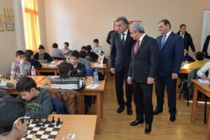 Սերժ Սարգսյանը դիտել է Անդրանիկ Մարգարյանին նվիրված հուշամրցաշարը