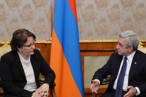 Սերժ Սարգսյանն ընդունել է պաշտոնական այցով Հայաստան ժամանած Վրաստանի պաշտպանության նախարարին