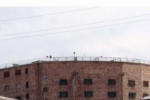 Группа быстрого реагирования ЗПЧ прибыла в УИУ “Нубарашен” для встречи с Вардгесом 
Гаспари
