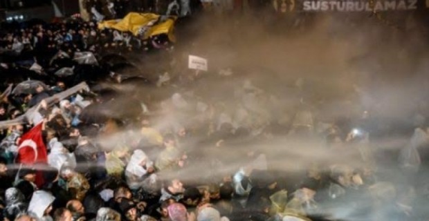 Opposition Press Attacked: Turkish Court Issues State Seizure of Zaman Newspaper