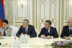Վարչապետն ընդունել է հոլանդահայ գործարարների
