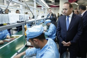 Վարչապետն այցելել է «Արմթաբ» պլանշետների, «Արմֆոն» հեռախոսների արտադրությամբ զբաղվող «Թեքնոլոջի ընդ Սայնս Դայնամիքս» ընկերություն