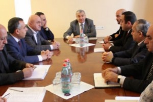 Աշոտ Ղուլյանը հրավիրել է աշխատանքային խորհրդակցություն
