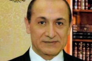 Господин посол, в конце концов подойдите к штанге или покиньте помост