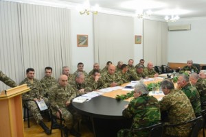 Սերժ Սարգսյանը Ստեփանակերտում խորհրդակցություն է անցկացրել բանակի բարձրագույն սպայական կազմի հետ
