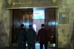 Ռոբերտ Քոչարյանի  առանձնատան պահակակետի ուղղությամբ ուսումնական նռնակ 
նետելու մեջ կասկածվողը բերման է ենթարկվել