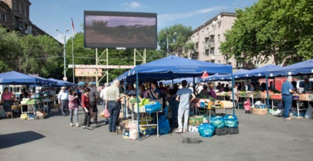 Վերաբացվեց Կասյան փողոցին հարող հրապարակում գտնվող գյուղատնտեսական տոնավաճառը