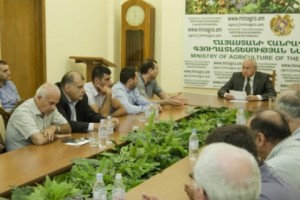 Գյուղնախարարն ընդունել է պտուղբանջարեղեն վերամշակող և արտահանող ընկերությունների ներկայացուցիչներին