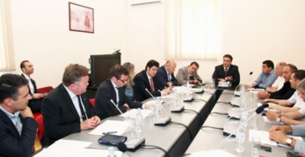 Ստորագրվել է «Հյուսիս-հարավ ճանապարհային միջանցքի» ներդրումային ծրագրի առաջին տրանշի Երևան-Արտաշատ և Երևան-Աշտարակ ճանապարհահատվածների հանձնման-ընդունման վերջնական ակտը