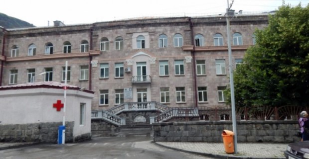 Կառավարությունը սոցիալապես անապահով քաղաքացիներին անվճար բուժօգնություն 
և սպասարկում է առաջարկում ամենաէժան և անորակ դեղերով