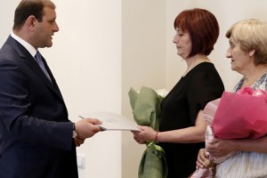 Քաղաքապետարանը բնակարան է նվիրել առաջնագծում զոհված ժամկետային զինծառայող Գրիգոր Հարությունյանի ընտանիքին