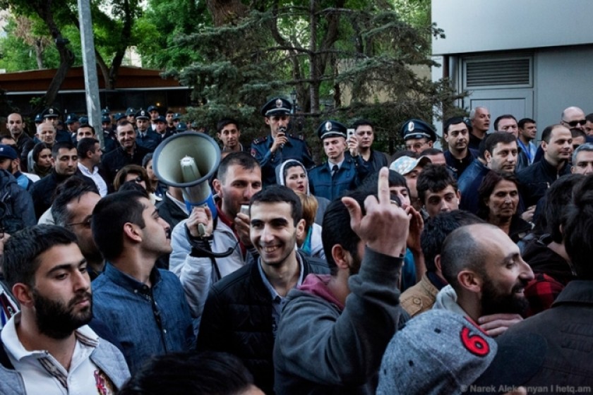 Ախպեր հա՞յ ես, խփում ես, չէ՞