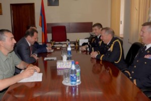 ՀՀ-ում ԱՄՆ դեսպանության ռազմական կցորդը հյուրընկալվել է պաշտպանության նախարարությունում