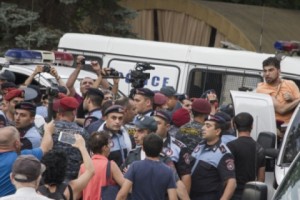 По делам Давида Санасаряна, Вагинака Шушаняна и других граждан Омбудсмен обратился в 
ССС
