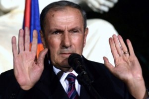 Լեւոն Տեր-Պետրոսյան. «Ճգնաժամային պահերին Ժիրայր Սեֆիլյանն ունակ է սառը դատել ու ողջամիտ որոշումներ կայացնել»