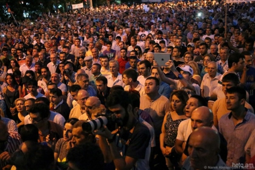 Yerevan Standoff: Is Khorenatsi Street a Dead End?
