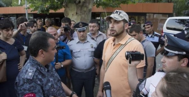 У Давида Санасаряна боли в почках. Ночью его перевели в УИУ “Нубарашен”