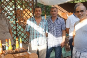 “Казалось бы, сейчас Артур в нас нуждается, но и все мы нуждаемся в таких людях, как Артур” 
– 
друзья об Артуре Саркисяне