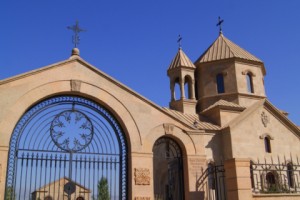 Արմավիր. ամենափոքր, բայց ամենամարդաշատ մարզի թանկարժեք եկեղեցիները