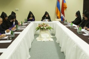 Մայր Աթոռը 500 հազար դոլար է փոխանցել Արցախին