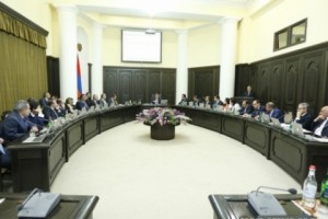 В новом правительстве беспартийные министры составляют большинство