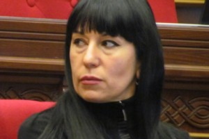 Наира Зограбян: “С тех, кто попадает в таможенные папки, сдирают три шкуры”