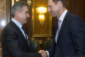 Между Правительством РА и компанией «Росгеология» подписан меморандум о сотрудничестве
