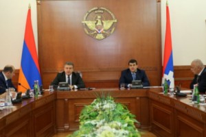 Armenian Prime Minister in Artsakh for Talks