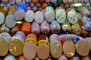 Колбаса “Докторская”: в двух образцах обнаружено недопустимое количество бактерий