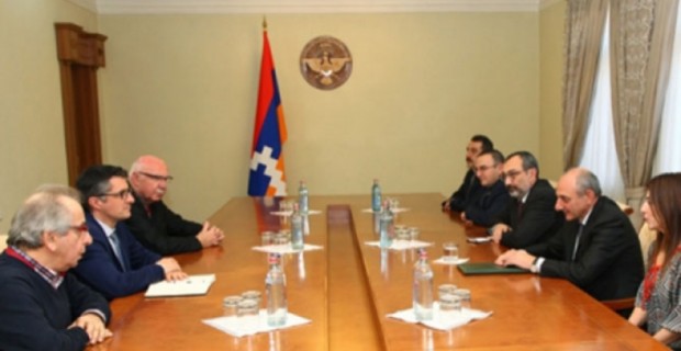 Բակո Սահակյանն ընդունել է «Ֆրանսիա-Ղարաբաղ» բարեկամության շրջանակի անդամներին