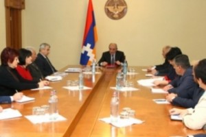 Artsakh Prez Discusses Constitutional Change with Local Political Parties