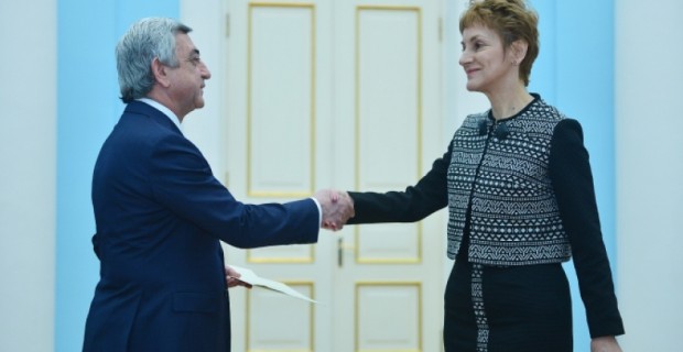 Президент принял верительные грамоты посла Болгарии в Армении