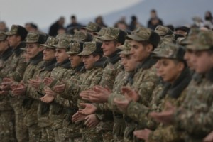 Президент в Степанакерте премировал группу лучших военнослужащих и ополченцев АО
