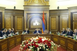 Премьер-министр РА: деятельность ведомств будет оцениваться по инвестиционным 
показателям