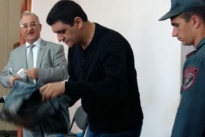 Մեղադրողը միջնորդեց «Հայբիզնեսբանկի» վարչության նախկին նախագահ Արա 
Կիրակոսյանին 
դատապարտել 15 տարվա ազատազրկման