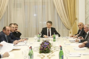 У Премьер-министра обсуждены полученные из Ширакской области пакеты инвестиционных 
программ