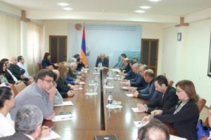 Սուրեն Կարայանը հանդիպել է դեղագործության ոլորտի ներկայացուցիչների հետ