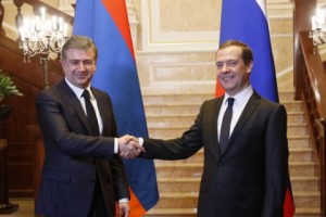 В Москве встретились премьер-министры РА и РФ

