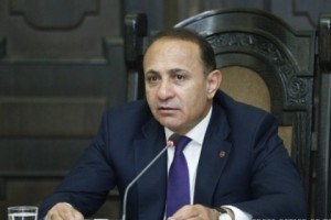 Հովիկ Աբրահամյանը  դադարեցնում է իր  անդամակցությունը ՀՀԿ-ին