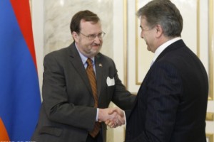 Կարեն Կարապետյանը և ՀՀ-ում ԱՄՆ դեսպանը քննարկել են կոռուպցիայի դեմ պայքարի 
ուղղությամբ համագործակցությունը